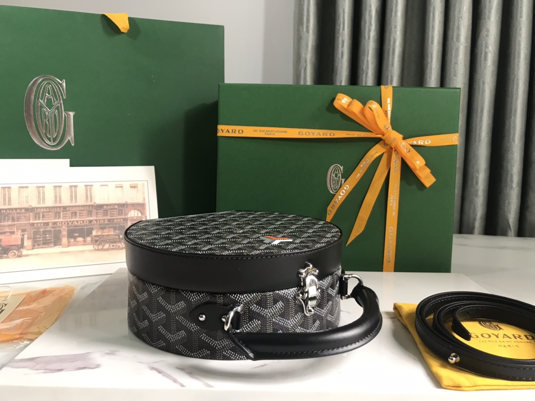 The Alto Hatbox Trunk Bag In Black